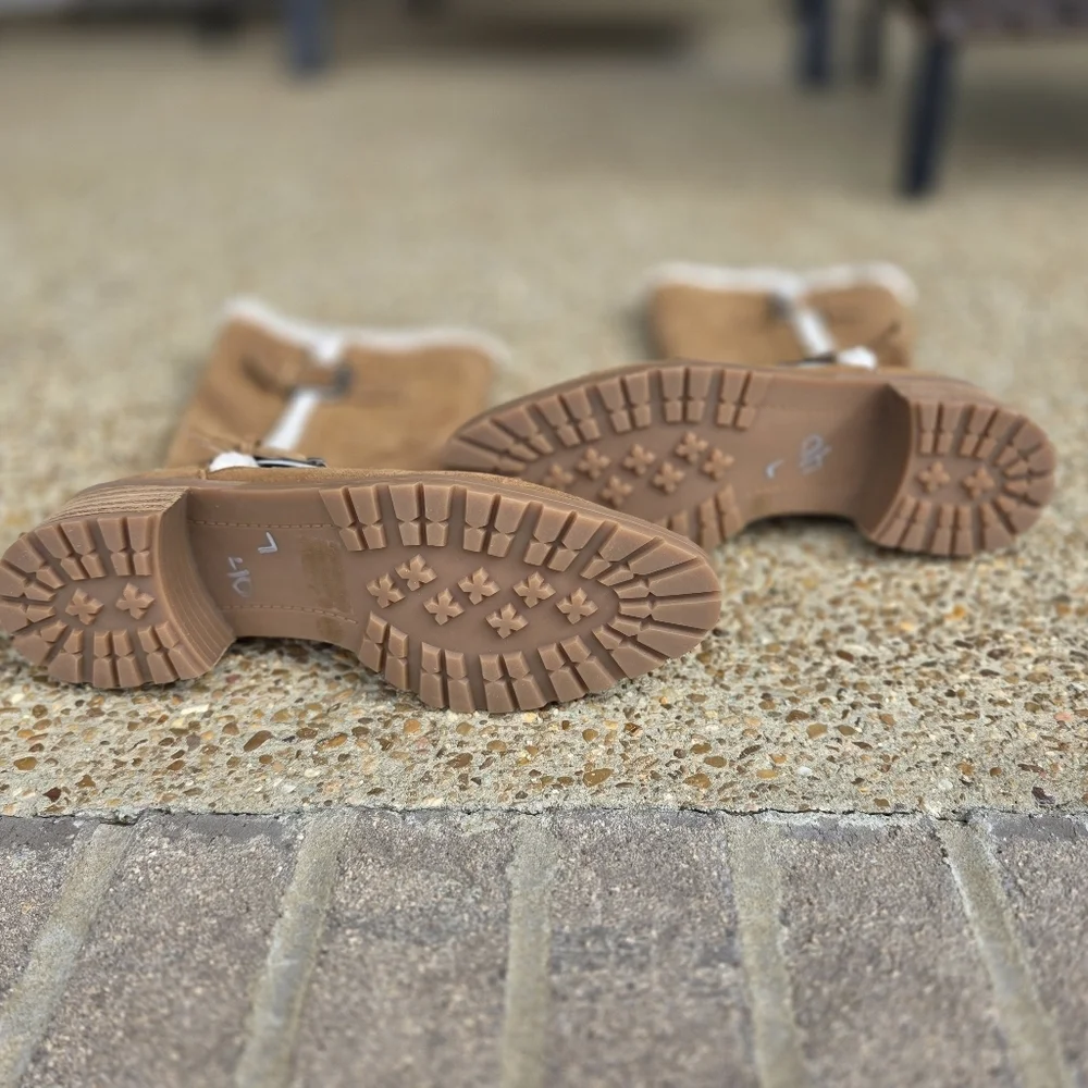 Lucky Brand shoe interior